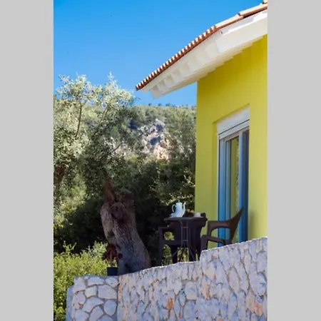 Holiday home Sunfloro Studio Marantochori