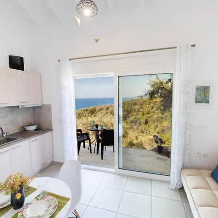 Holiday home Sunfloro Studio *