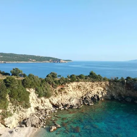 Holiday home Sunfloro Studio Marantochori