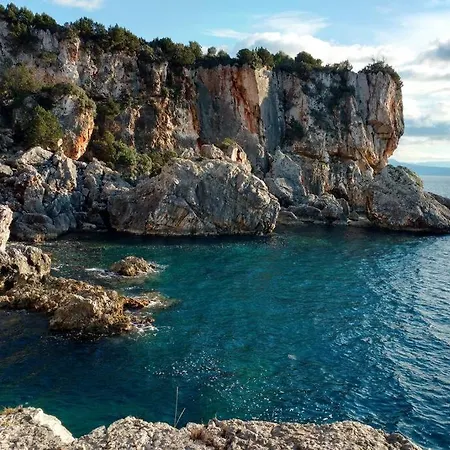 Holiday home Sunfloro Studio Marantochori